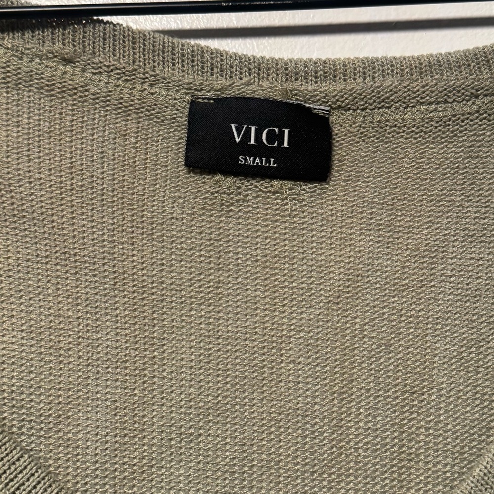 VICI Olive Green V-Neck Cropped Knit Top Size Small - Picture 3 of 3
